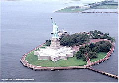 Freiheitsstatue aus dem Helikopter
