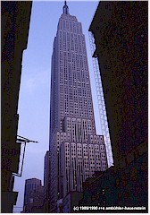 Empire State Building zwischen zwei Hochhuser