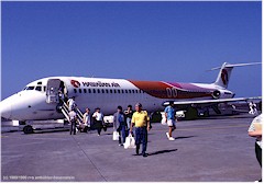 Flugzeug der Hawaiian Airlines auf dem Rollfeld des Flughafens von Kona