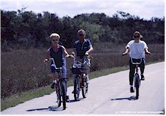 Familie Ambhler auf Fahrrder unterwegs im Everglades NP