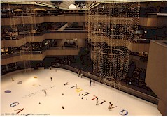 Galleria - Eisfeld mitten im Einkaufszentrum in Dallas