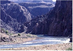 Fussgngerbrcke ber den Colorado River im Grand Canyon