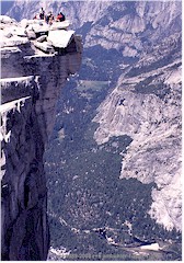 Auf dem Half Dome, 1000 Meter ber dem Talboden