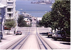 Hauptstrasse in San Francisco mit Cable Car Gleise
