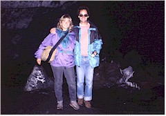 Susanne und Reto in einer Lavahhle im Craters of the Moon NM