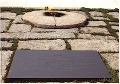 Grabmal von John F. Kennedy auf dem Arlington National Cementry in Washington D.C.