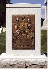 Grabmal der Challanger Astronauten auf dem Arlington National Cementry in Washington D.C.