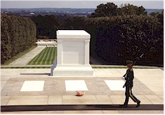 Grab des Unbekannten Soldaten auf dem Arlington National Cementry in Washington D.C.