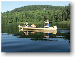 [ katrin und susanne im kanu auf dem lake wapizagonke ]
