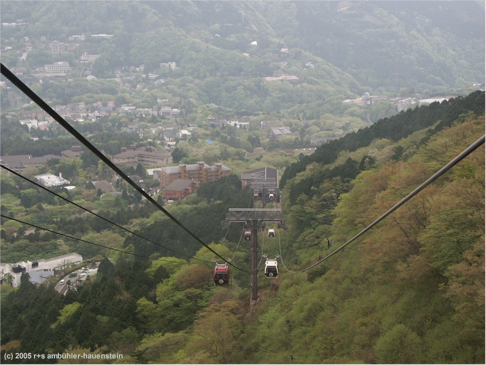 [ hakone: gondelbahn bei sounzan ]