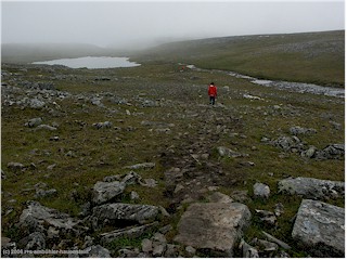[ steiniger wanderweg zum knivskjelodden ]