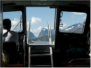 [ im boot auf dem ladtjojaure ]