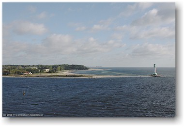 einfahrt in den berseehafen in kiel, D