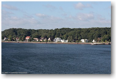 einfahrt in den berseehafen in kiel, D