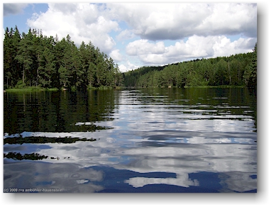kanal zwischen insel und festland