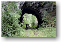 draisine-fahrt auf der tunnelstrecke bei veggli