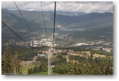 blick von der whistler village gondola ins tal von whistler, CAN