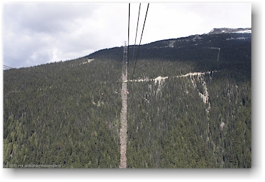im tiefsten punkt der peak2peak gondola, 420 m unter der station