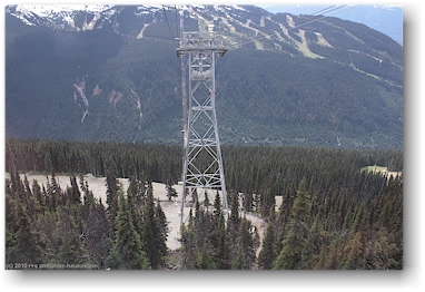 masten kurz vor der station der peak2peak gondola bei whistler, CAN