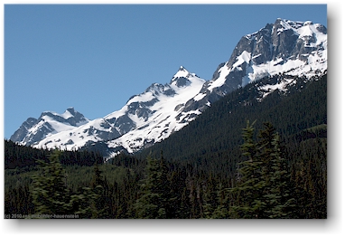 blick auf die verschneiten berge whrend der fahrt ber den highway 99 zwischen pemberton und lillooet, CAN