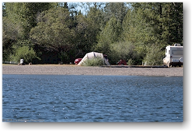 unser stellplatz direkt am ufer des bowron lake, CAN