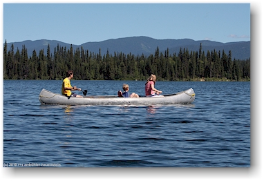 katrin, mathias und daniel im kanu auf dem kibbee lake