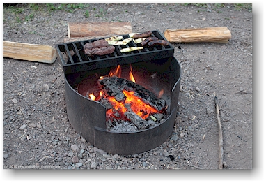 grill mit fleisch und zuchetti im tyhee provincial park
