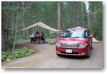 unser zelt auf dem campingplatz im mount robson provincial park in british columbia (BC), CAN