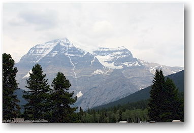 mount robson im mount robson provincial park in british columbia (BC), CAN