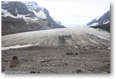 marke 2000 beim athabasca glacier im jasper national park, CAN