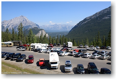 parkplatz bei der talstation der sulphur mountain gondola im banff national park, CAN