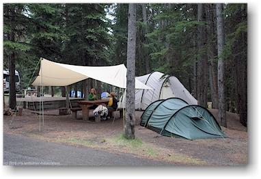 unsere zelte auf dem campingplatz tunnel mountain village 1 im banff national park, CAN