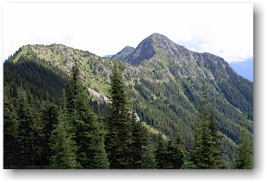 blick zurck richtung parkplatz mit selkirk peak, CAN