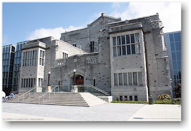 alt und modern vereint auf der rckseite des irving k. barber learning centre auf dem campus der university of british columbia (UBC), vancouver, CAN