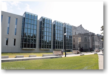 alt und modern vereint auf der rckseite des irving k. barber learning centre auf dem campus der university of british columbia (UBC), vancouver, CAN