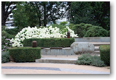 blumen und brunnen am timmendorfer strand, DE