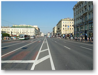 mitten auf dem nevskiy prospekt in sankt petersburg, RU