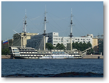 altes segelschiff auf der newa (neva) in sankt petersburg, RU