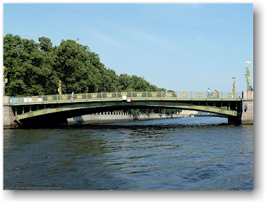 bruecke ueber den fontanka-kanal in sankt petersburg, RU