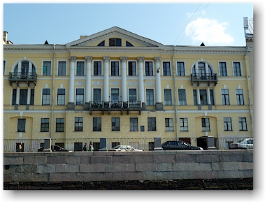 hausfassade entlang des fontanka-kanal in sankt petersburg, RU