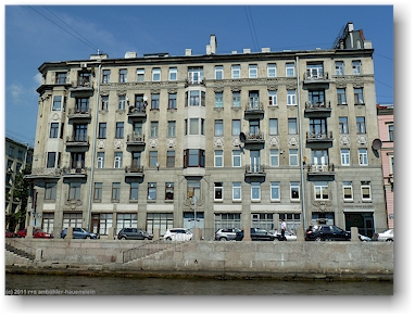 hausfassade entlang des fontanka-kanal in sankt petersburg, RU