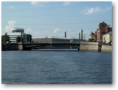 bruecke des lermontovskiy prospekt ueber den fontanka-kanal in sankt petersburg, RU