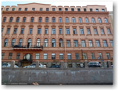 hausfassade entlang des moyka-kanal in sankt petersburg, RU
