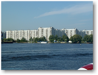 wohnhaeuser im stadtteil dekabristov am rand von sankt petersburg, RU