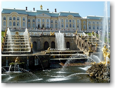 grosse kaskade vor dem grosser palast im peterhof (petrodvorets) bei sankt petersburg, RU