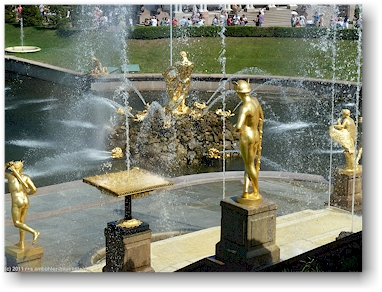samsonbrunnen vor dem grosser palast im peterhof (petrodvorets) bei sankt petersburg, RU