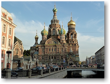 auferstehungskirche (spas na krovi) in der abenddaemmerung in sankt petersburg, RU