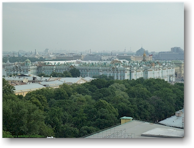 blick vom dom der isaakskathedrale (isaakievsky sobor) auf den winterpalast (zimniy dvorets) in sankt petersburg, RU
