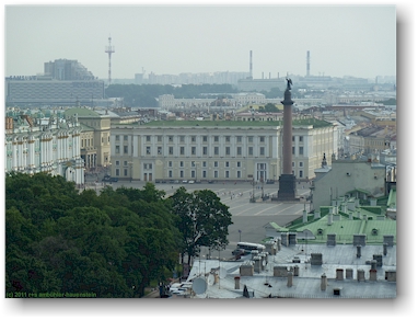 blick vom dom der isaakskathedrale (isaakievsky sobor) auf den alexanderplatz mit der alexandersaeule in sankt petersburg, RU