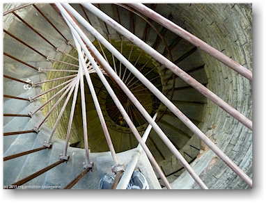 wendeltreppe im haupttrakt der isaakskathedrale (isaakievsky sobor) in sankt petersburg, RU